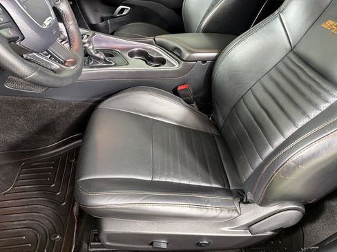 Used 2015 Dodge Challenger R/T Plus image 13