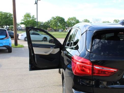 Used 2018 BMW X1 sDrive28i FWD image 10