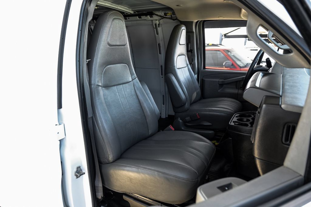 Used 2024 Chevrolet Express 2500 w/ Driver Convenience Package RWD image 33