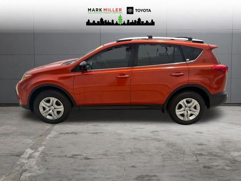 Used 2015 Toyota RAV4 LE FWD image 2