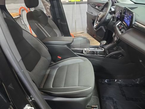 Used 2024 Chevrolet TrailBlazer LT w/ Convenience Package AWD/4WD image 12