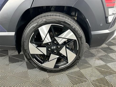 Used 2024 Hyundai Kona Limited image 33