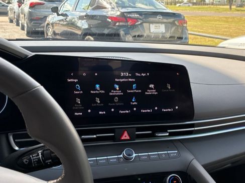 Used 2025 Hyundai Elantra SEL image 20