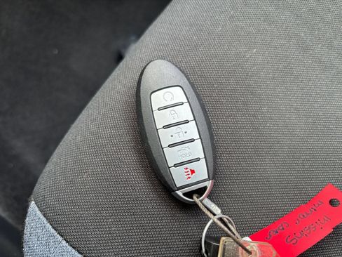 Used 2025 Nissan Versa SV FWD image 21