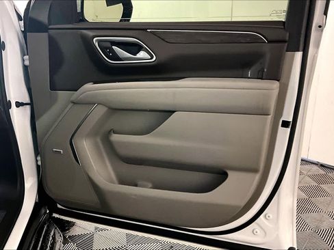 Used 2024 Chevrolet Tahoe LT w/ Luxury Package image 21