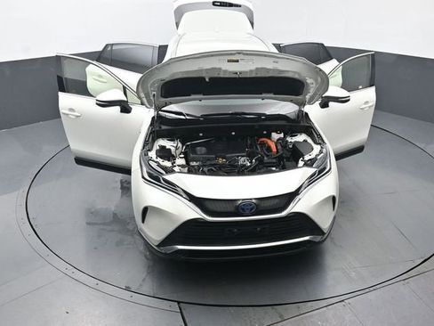 Certified 2021 Toyota Venza XLE image 58