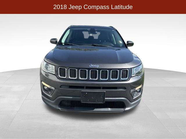 Used 2018 Jeep Compass Latitude FWD image 2