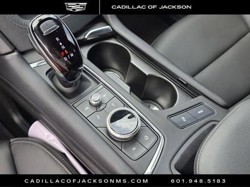 Certified 2025 Cadillac XT6 Luxury FWD image 21