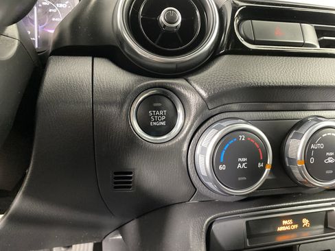 Used 2017 FIAT 124 Spider Lusso image 25