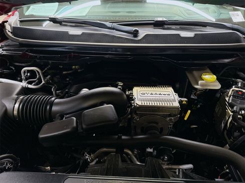 Used 2022 Jeep Wagoneer Series III w/ Flexible Seating Group image 32