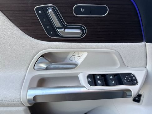 New 2026 Mercedes-Benz GLB 250 image 10