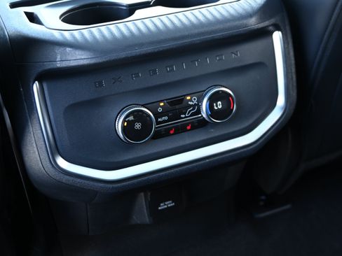 Used 2026 Ford Expedition Tremor AWD/4WD image 33