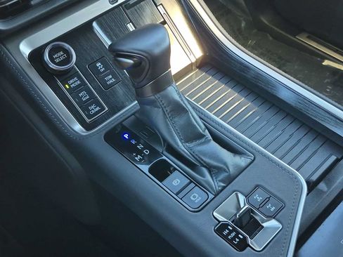 Used 2026 Lexus GX 550 AWD/4WD image 16