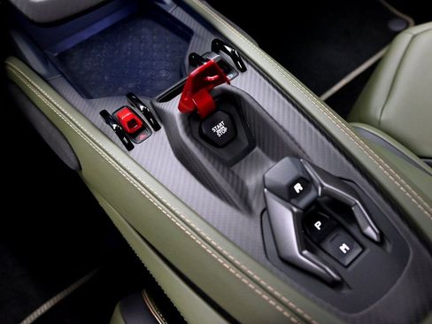 Used 2025 Lamborghini Revuelto AWD/4WD image 9