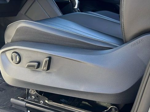 Certified 2024 Volkswagen Tiguan SE image 22