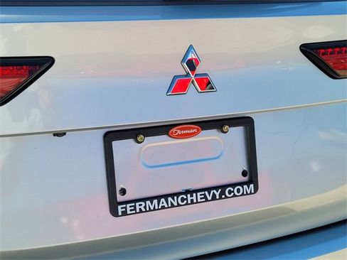 Used 2022 Mitsubishi Outlander SE image 11