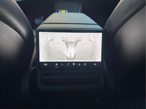 Used 2025 Tesla Model 3 Long Range RWD image 15