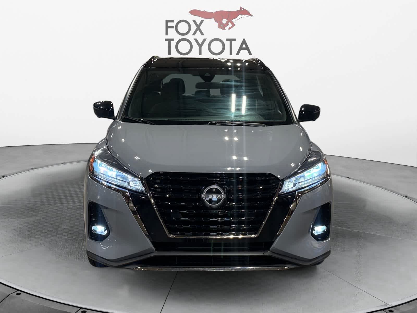 Used 2023 Nissan Kicks SR FWD image 9