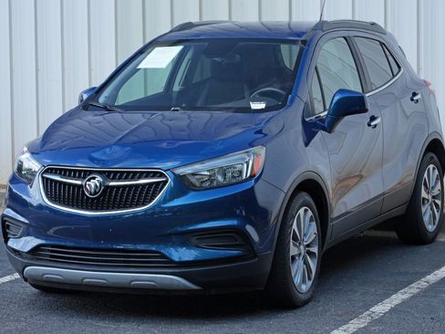 Used 2020 Buick Encore Preferred w/ Safety Package FWD image 43