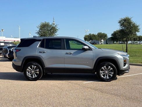 Used 2026 Chevrolet Equinox LT FWD image 5