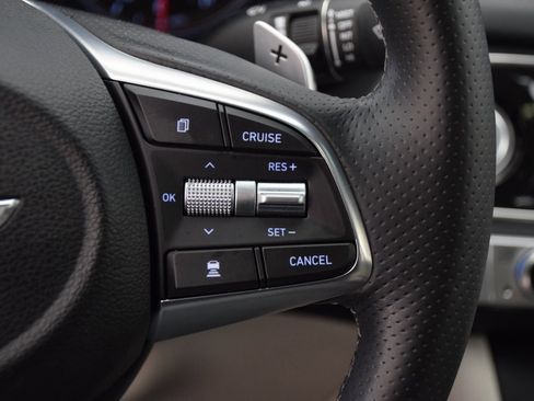 Used 2021 Genesis G70 2.0T image 24