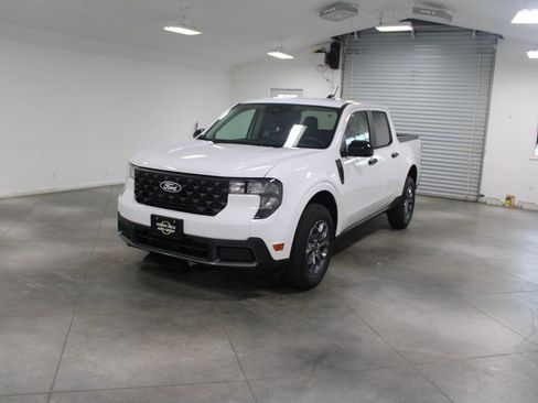 New 2025 Ford Maverick XLT w/ XLT Luxury Package image 3