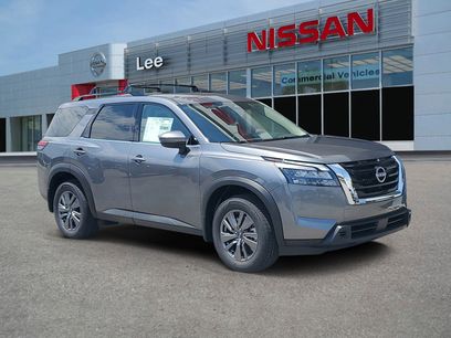 New 2025 Nissan Pathfinder SV
