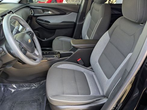 Used 2023 Chevrolet TrailBlazer LT FWD image 21