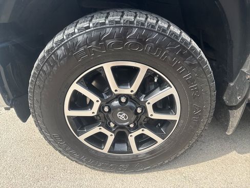 Used 2019 Toyota Tundra SR5 w/ TRD Off Road Package image 9