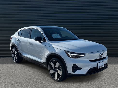 Certified 2024 Volvo C40 P8 Recharge Ultimate image 3