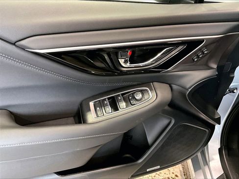 Used 2025 Subaru Legacy Limited image 11