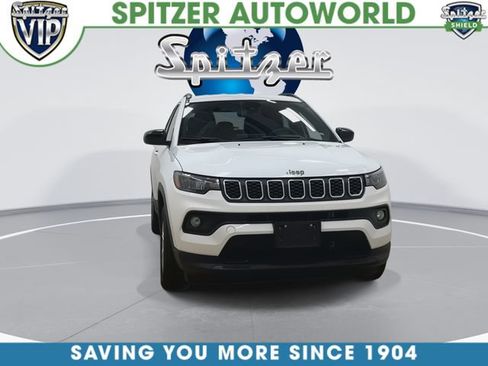 Used 2024 Jeep Compass Latitude AWD/4WD image 4
