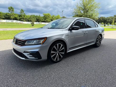 Used 2018 Volkswagen Passat 3.6 FWD image 5