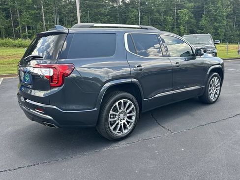 Certified 2022 GMC Acadia Denali w/ Denali Ultimate Package FWD image 8