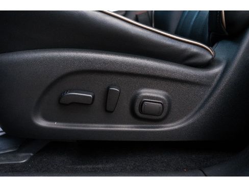 Used 2019 INFINITI QX60 Luxe w/ Essential Package image 11