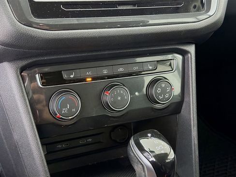 Used 2022 Volkswagen Tiguan S image 18