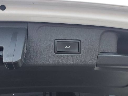 Used 2021 Volkswagen Atlas SEL Premium image 23