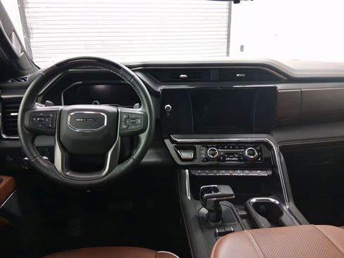 Used 2024 GMC Sierra 1500 Denali Ultimate image 4