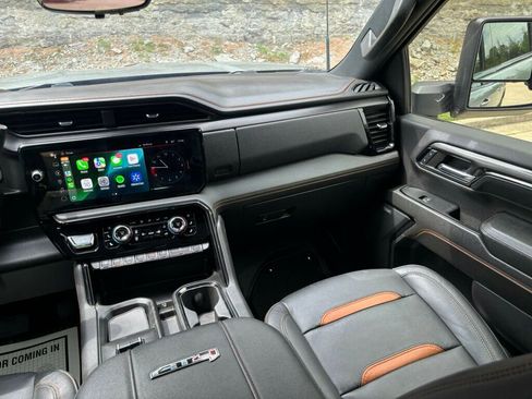 Used 2024 GMC Sierra 3500 AT4 w/ Technology Package image 21