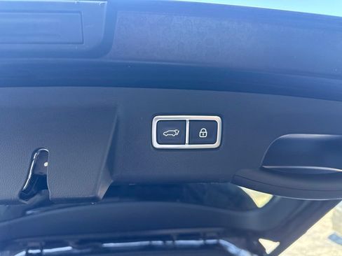Used 2022 Kia Sorento EX w/ Panoramic Sunroof Package FWD image 6