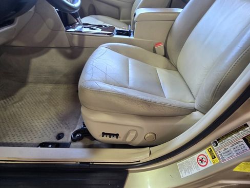 Used 2012 Toyota Camry XLE image 11