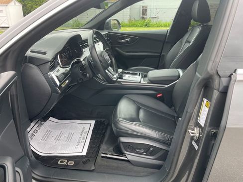 Used 2019 Audi Q8 Premium Plus w/ Premium Plus AWD/4WD image 12