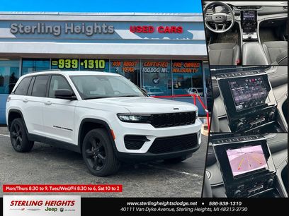 Used 2023 Jeep Grand Cherokee Altitude