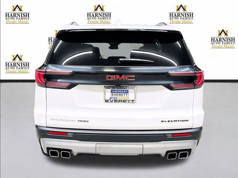 Used 2024 GMC Acadia Elevation image 6