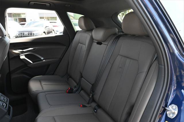 Used 2025 Audi Q5 Premium w/ Convenience Package AWD/4WD image 18
