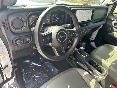 Used 2024 Jeep Gladiator Mojave image 33