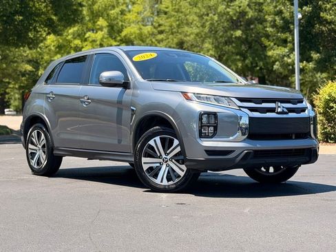 Used 2024 Mitsubishi Outlander Sport SE AWD/4WD image 2