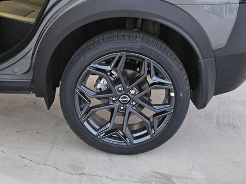 New 2026 Nissan Kicks SR AWD/4WD image 9