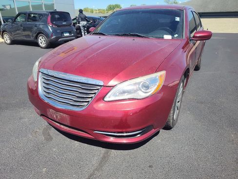 Used 2013 Chrysler 200 Touring FWD image 3