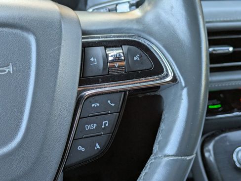 Used 2021 Lincoln Nautilus Reserve image 17